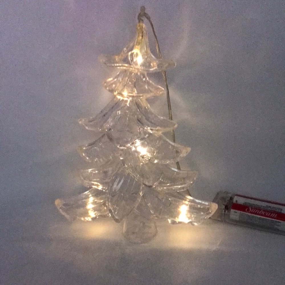 Mini Light-up Christmas Tree - Picture 2 of 3